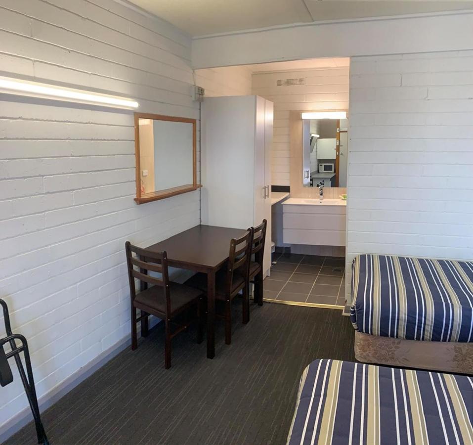 Finley Motel